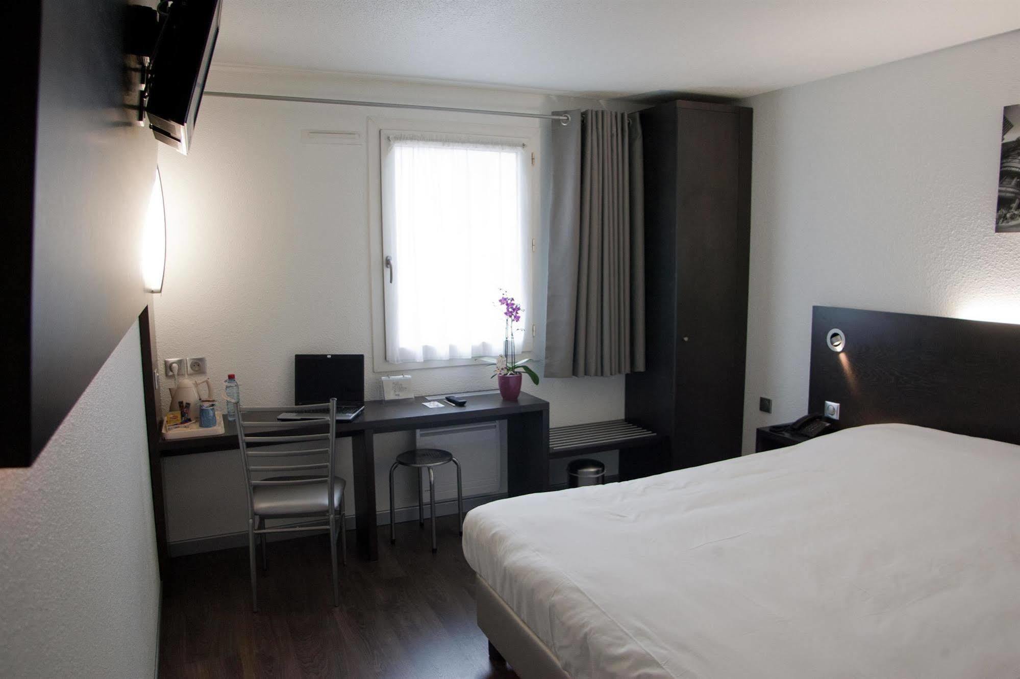 Regourd Hotel Cahors Pokoj fotografie